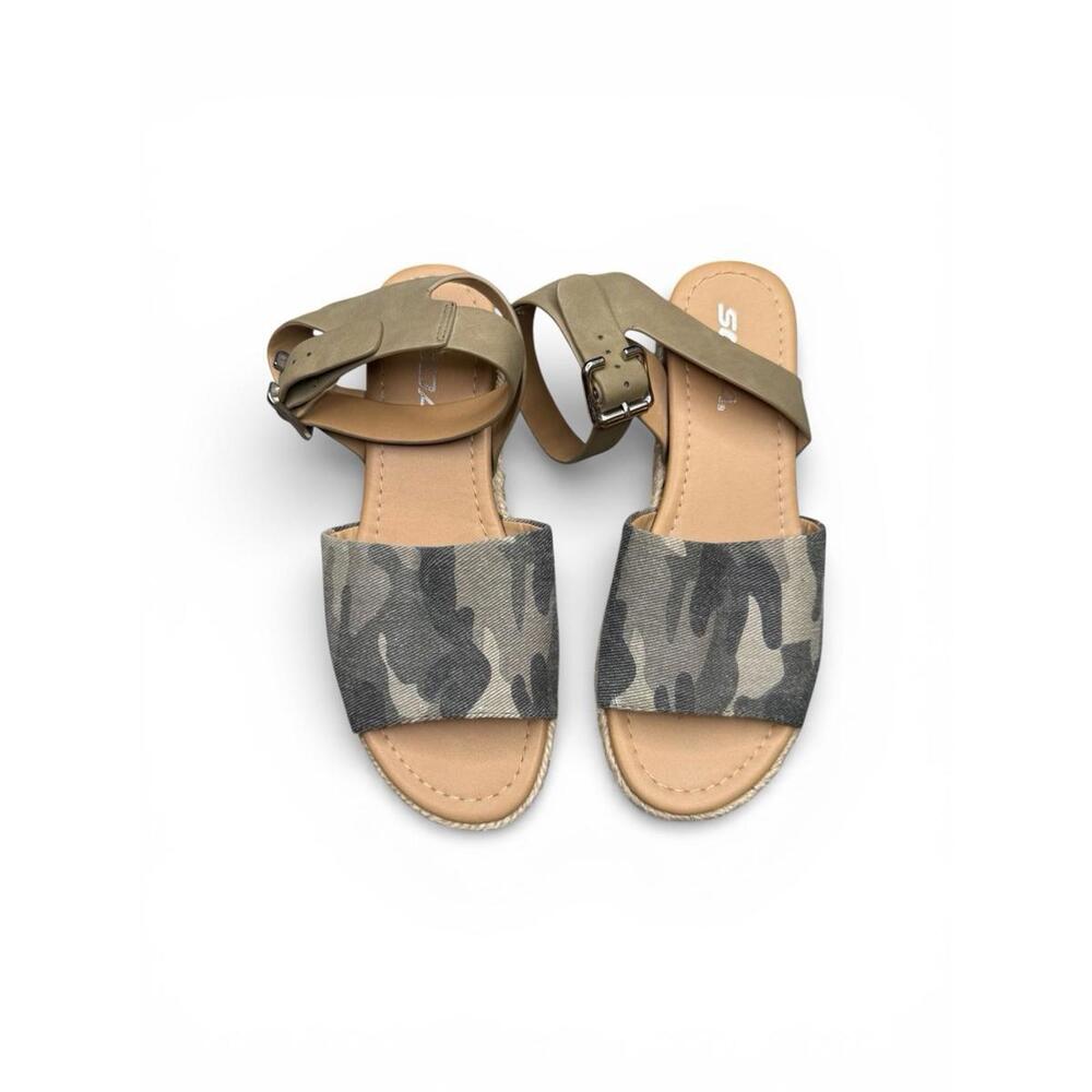 Soda Camo Platform Espadrille Sandals Women’s Size 6.5 Ankle Strap
